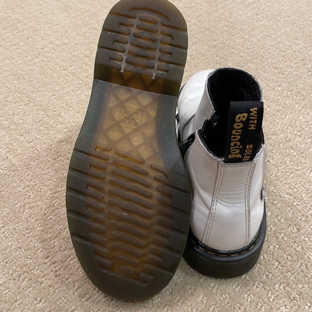 White Dr. Marten side zip Boots. Size 3 kids - Picture 3 of 5